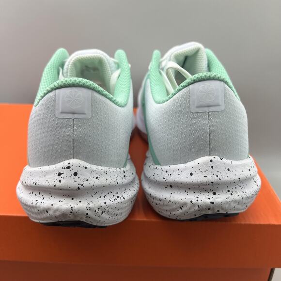 Nike Air Winflo 10 Running Shoes Women Size 9.5 White Green Comfort Low Sneakers - Picture 4 of 8